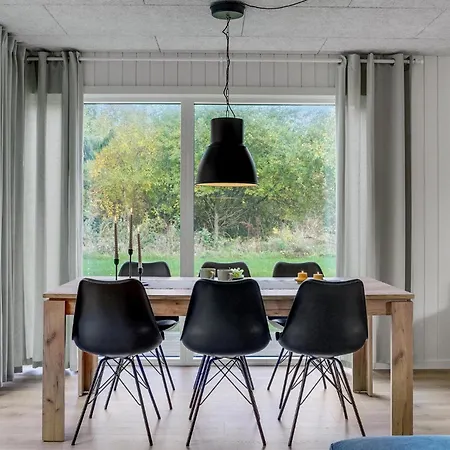 3 Bedroom Cozy Home In Glesborg Glesborg