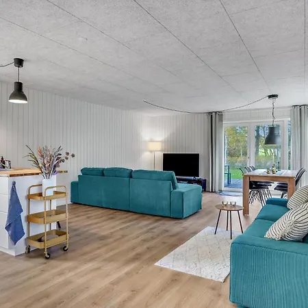 Gorgeous In With Kitchen Feriehus